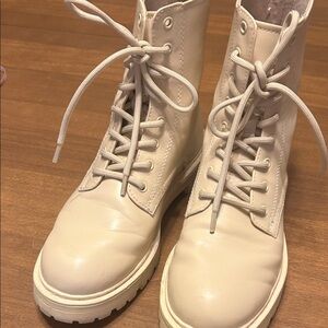 H & M Women's Cream Lace-Up Boots in Size 7